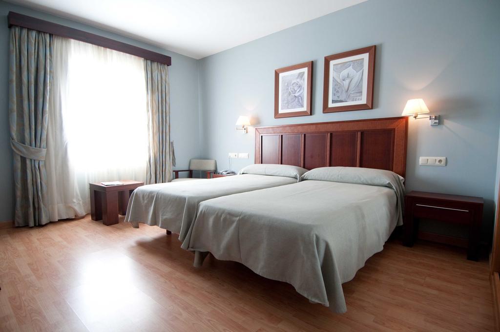 Arva Santiago Leon Hotel Buitenkant foto