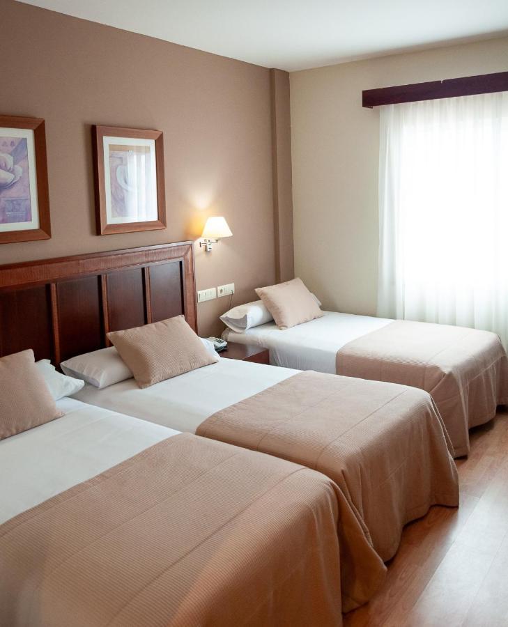 Arva Santiago Leon Hotel Buitenkant foto