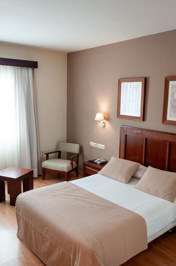 Arva Santiago Leon Hotel Buitenkant foto