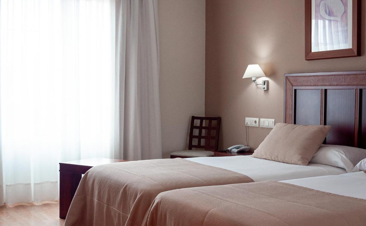 Arva Santiago Leon Hotel Buitenkant foto