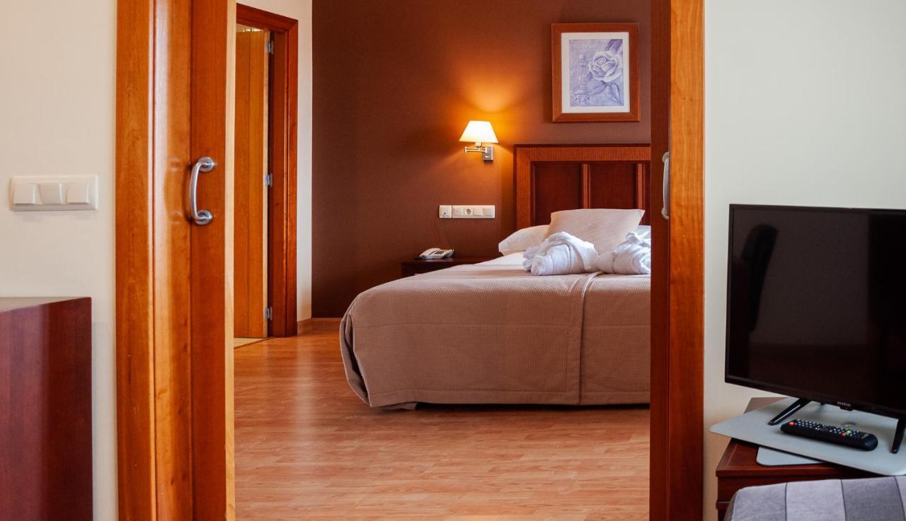 Arva Santiago Leon Hotel Buitenkant foto