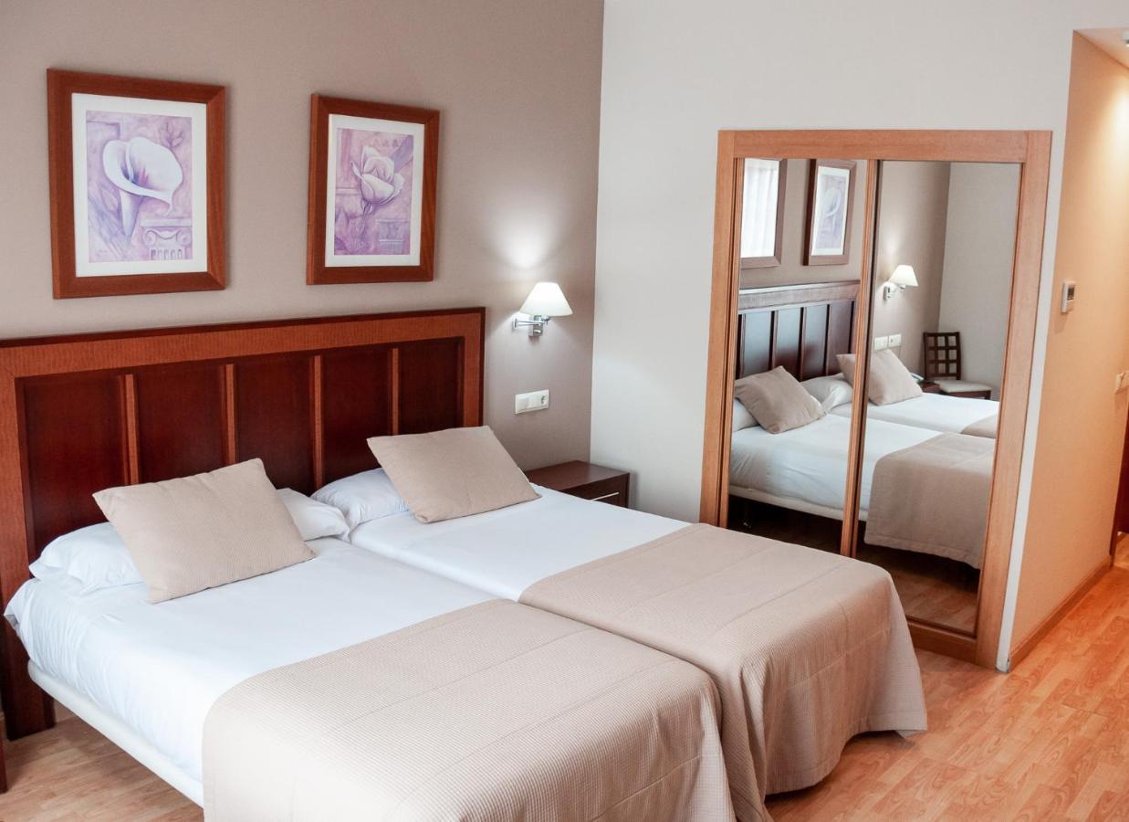 Arva Santiago Leon Hotel Buitenkant foto
