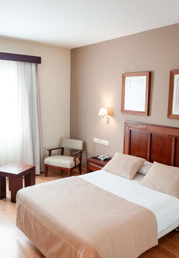 Arva Santiago Leon Hotel Buitenkant foto