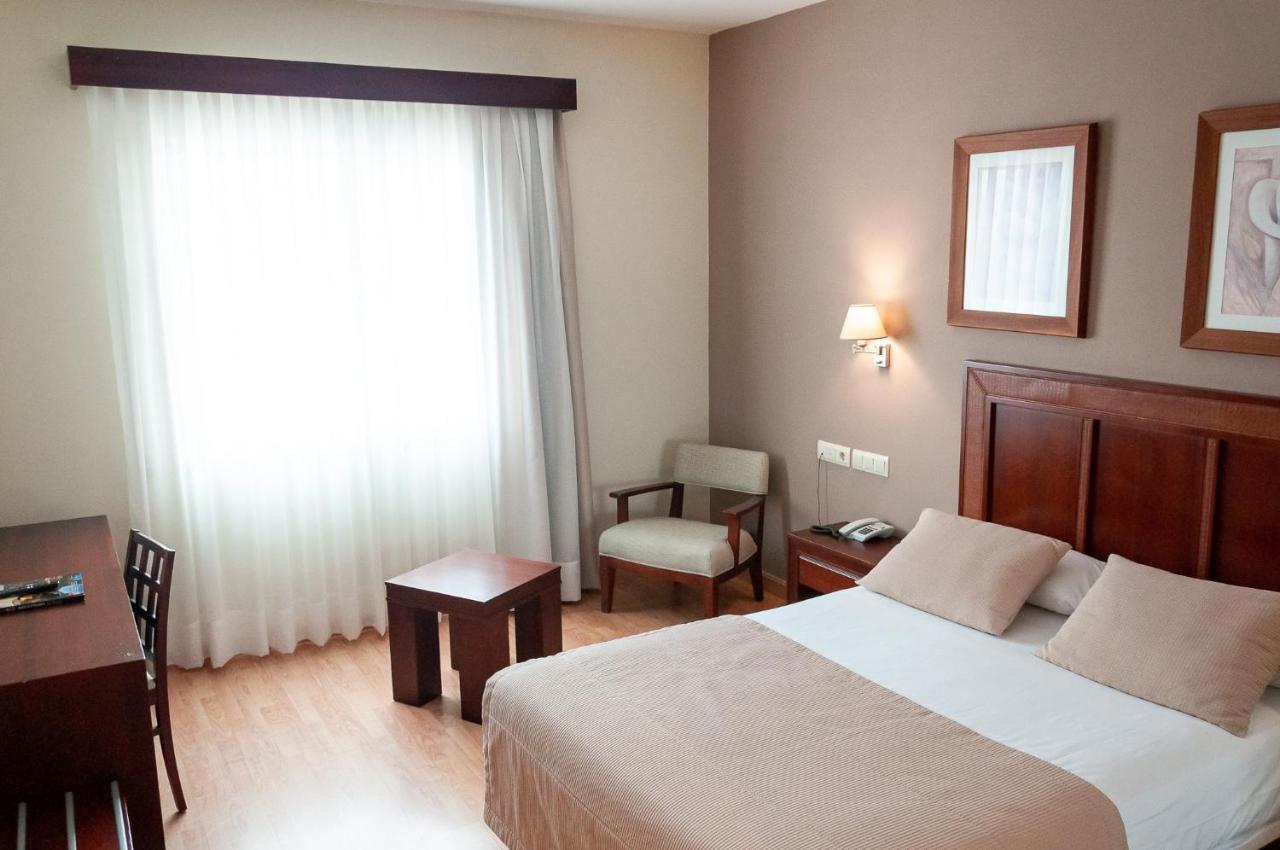 Arva Santiago Leon Hotel Buitenkant foto