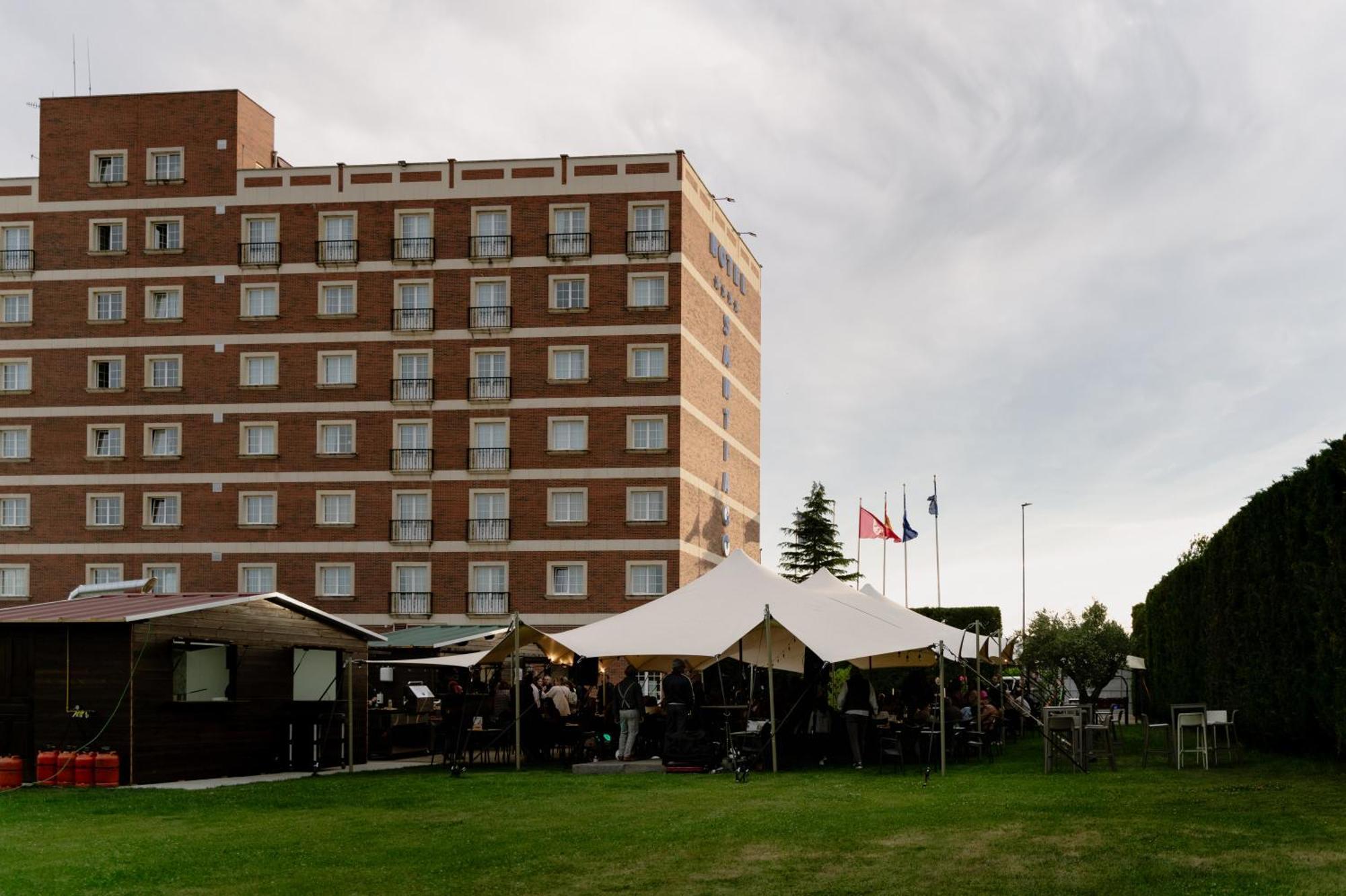 Arva Santiago Leon Hotel Buitenkant foto