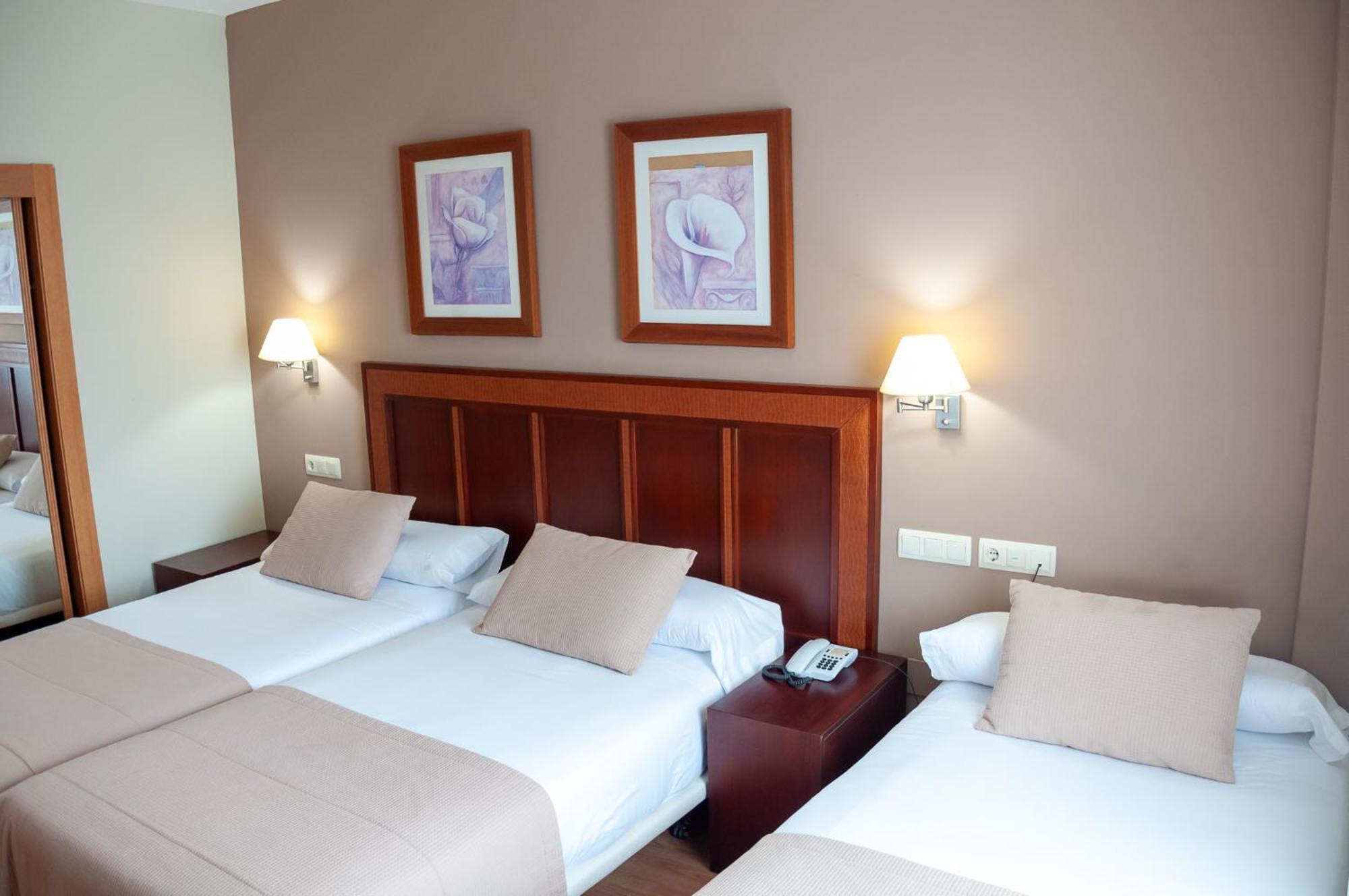 Arva Santiago Leon Hotel Buitenkant foto