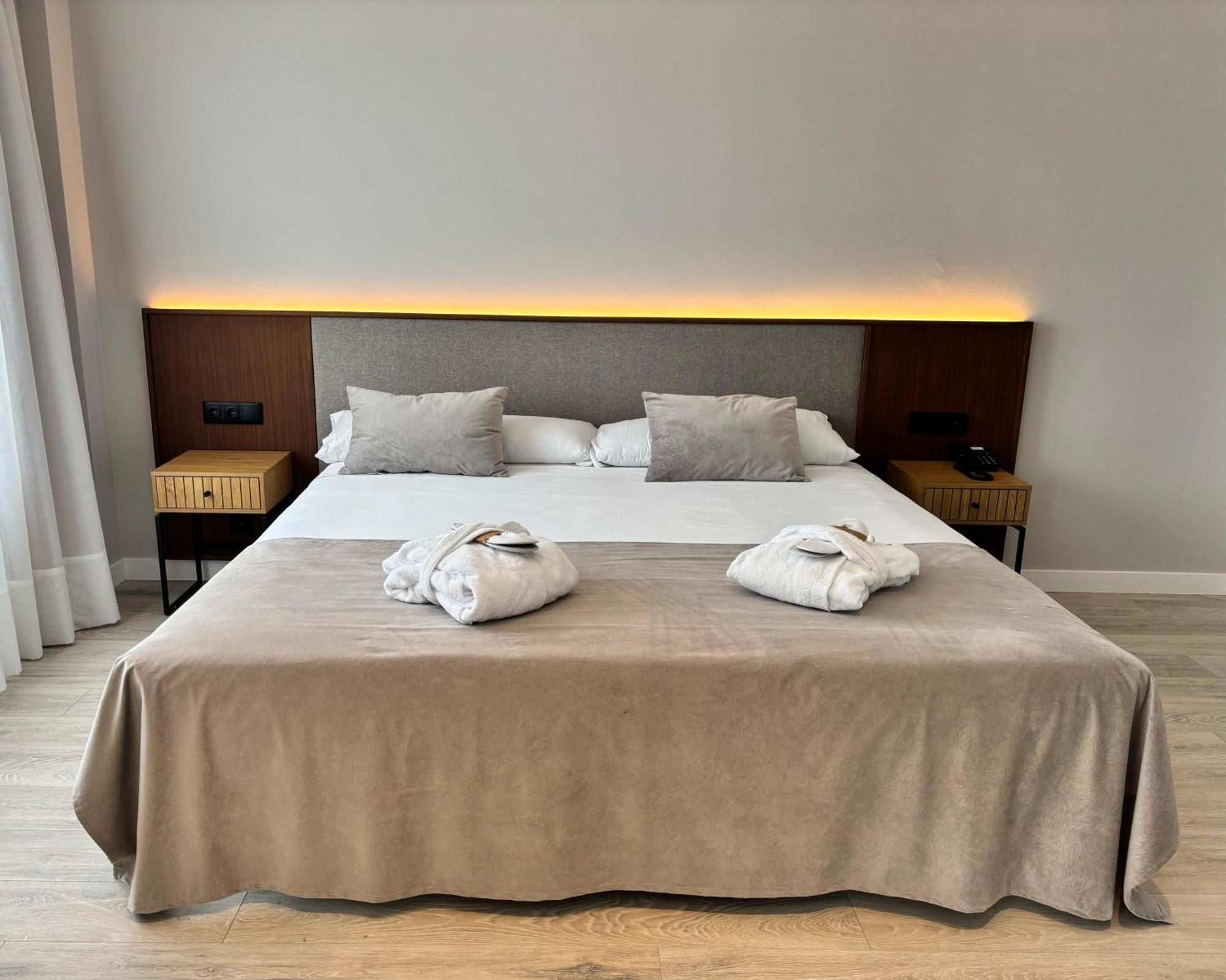 Arva Santiago Leon Hotel Buitenkant foto