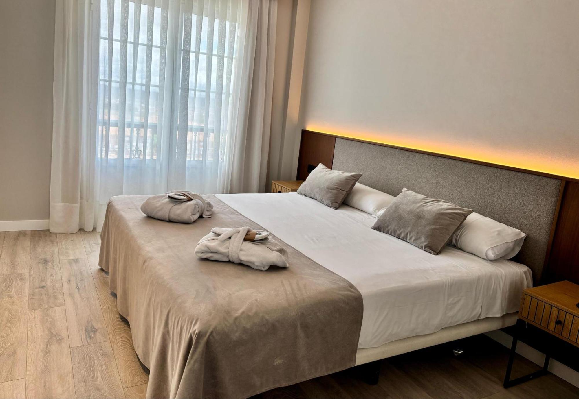 Arva Santiago Leon Hotel Buitenkant foto